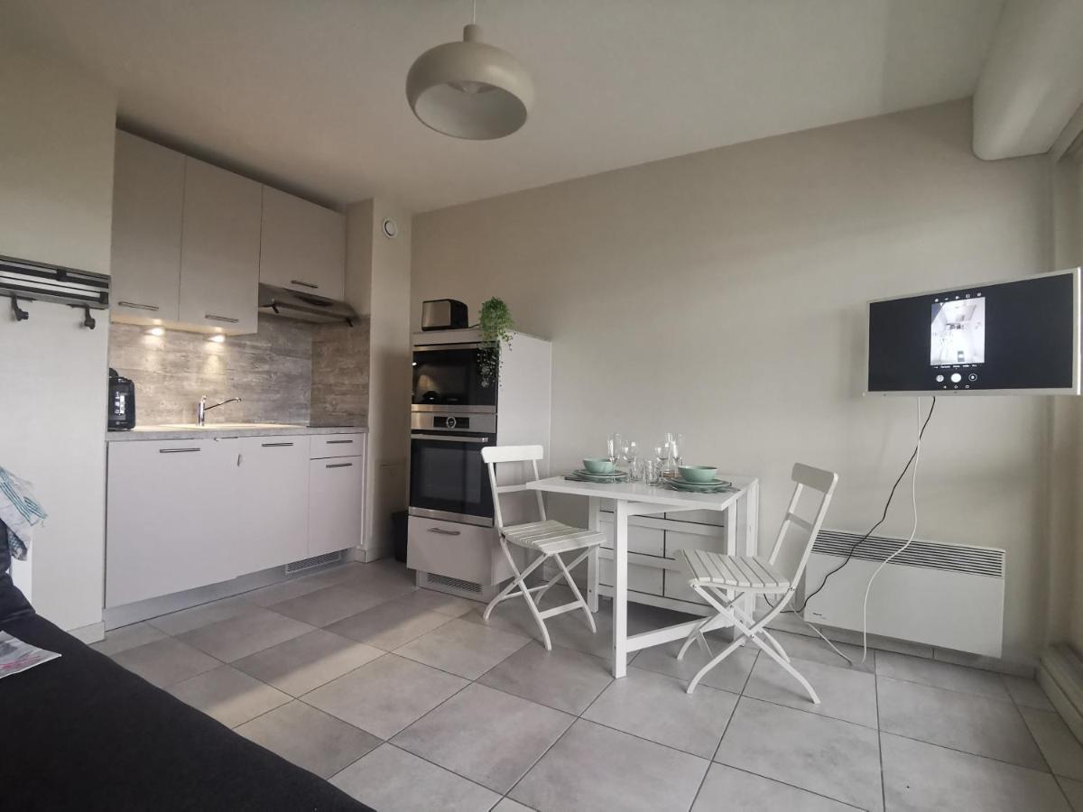 L' Accostage Apartman Courseulles-sur-Mer Kültér fotó